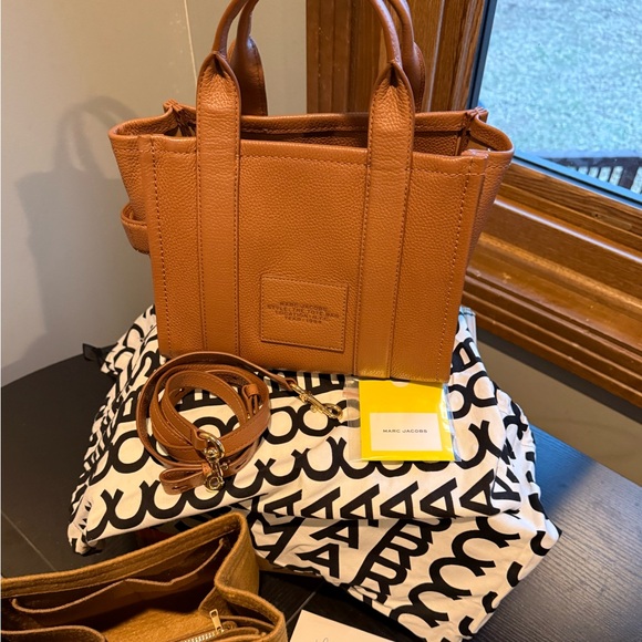 Marc Jacobs Tan Leather Tote Bag- small - Picture 6 of 7